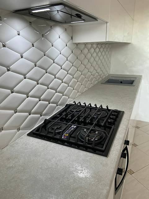 Керамические ромбы белые с серебристыми вставками