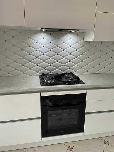 Керамические ромбы белые с серебристыми вставками