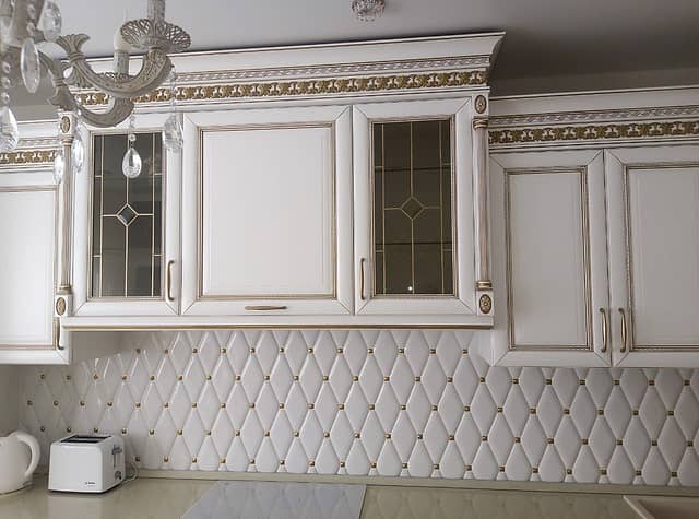 Керамические ромбы белые с золотыми вставками