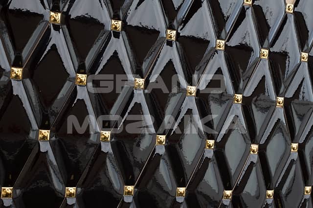  Керамические ромбы черные с золотыми вставками