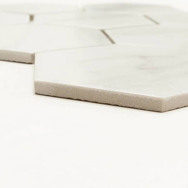 Керамическая шестиугольная мозаика под мрамор Карарра, серия Porcelain