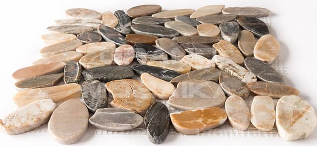 Мозаика из натуральной гальки