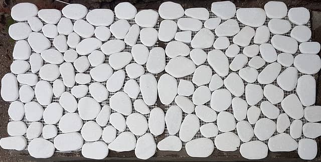 Мозаика-камешки из белого мрамора