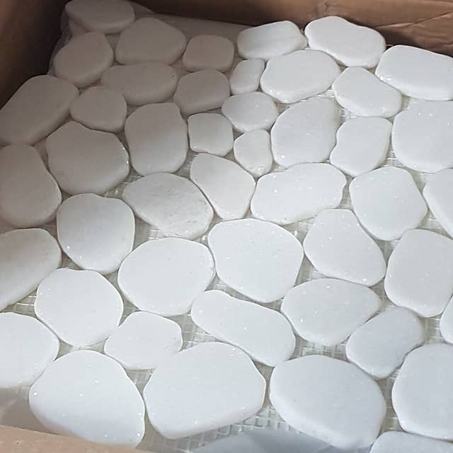 Мозаика-камешки из белого мрамора