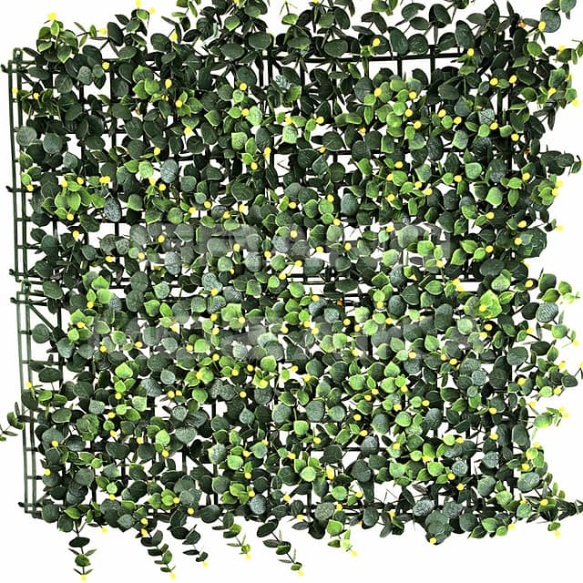 Трава искусственная, с жёлтыми ягодами