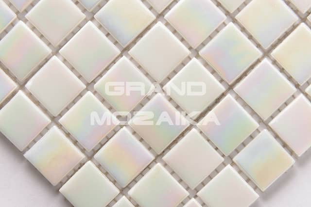 Стеклянная мозаика с перламутром